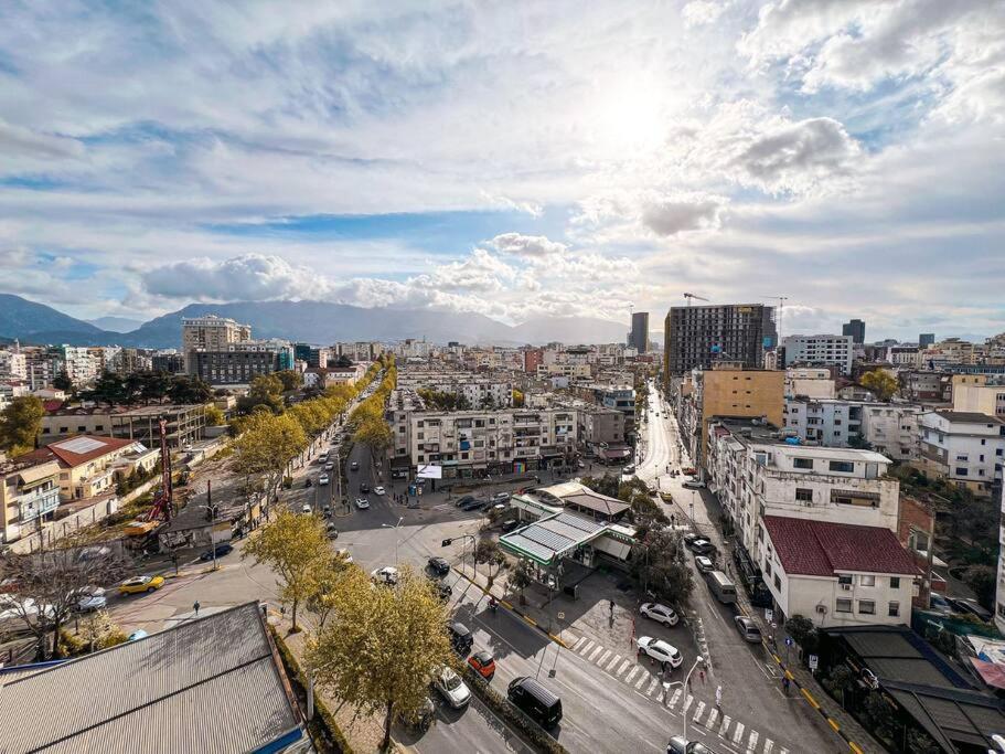 Highrise View 2-br Апартаменты